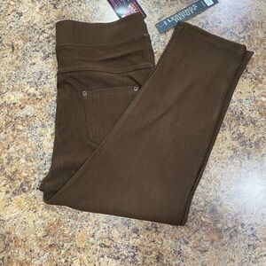 Size 1X/2X Brown capri jeggings by Leggings Depot. 67% cotton, great color